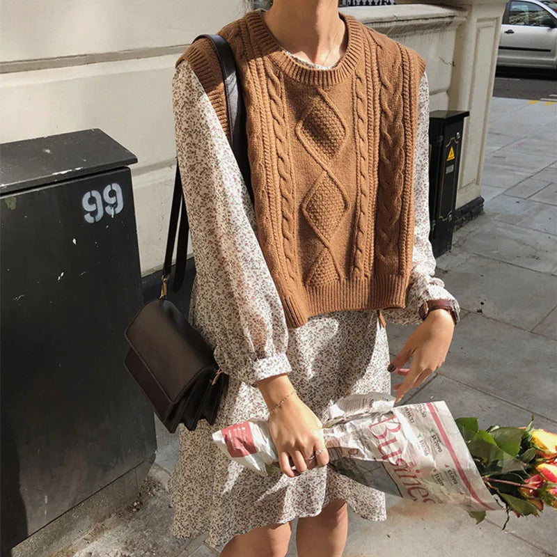 Dark Academia Lace Up Vest - Short Warm Sweater
