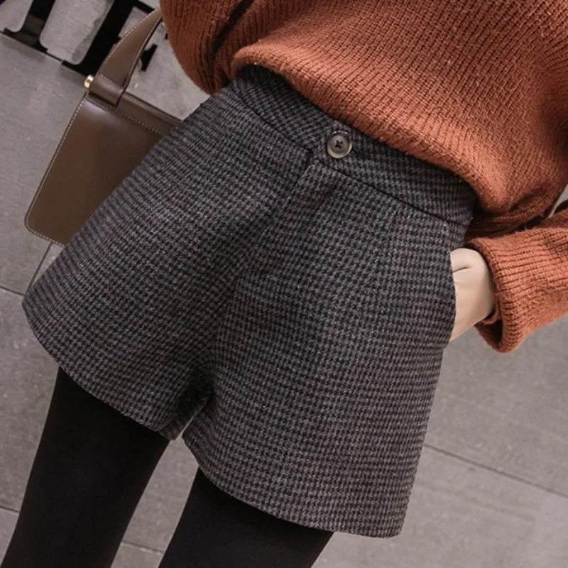 Dark Academia Houndstooth Shorts - Vintage Warm
