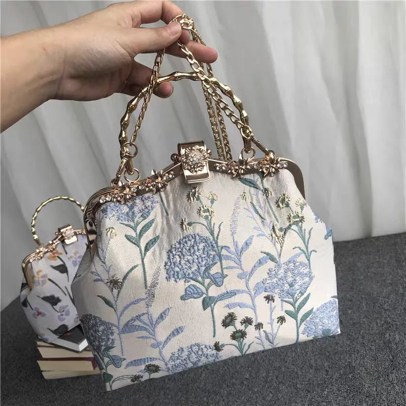 Dark Academia Floral Shell Lock Chain Crossbody