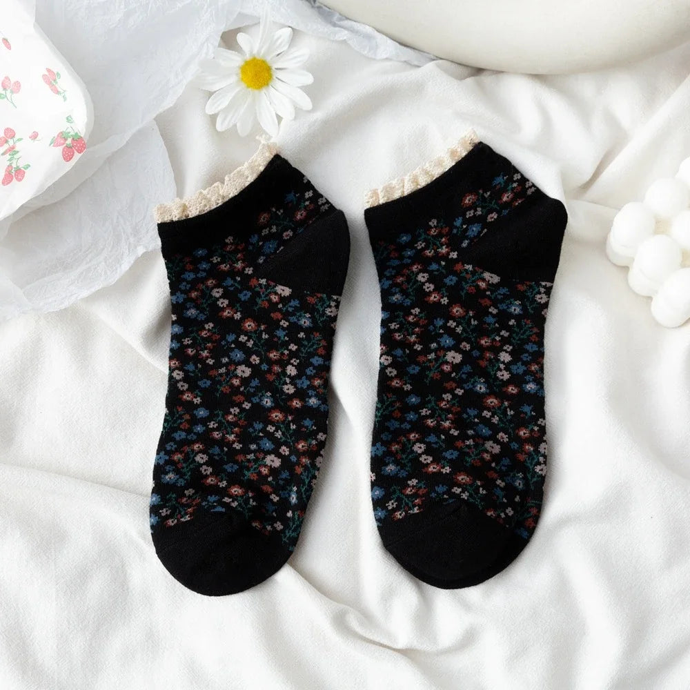 Dark Academia Lace Floral Cotton Boat Socks