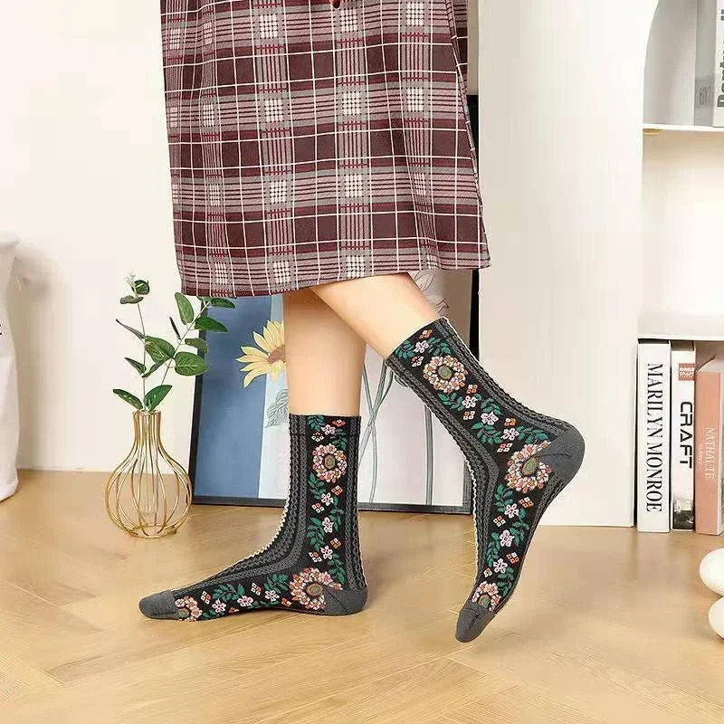 Dark Academia Floral Retro Middle Tube Socks