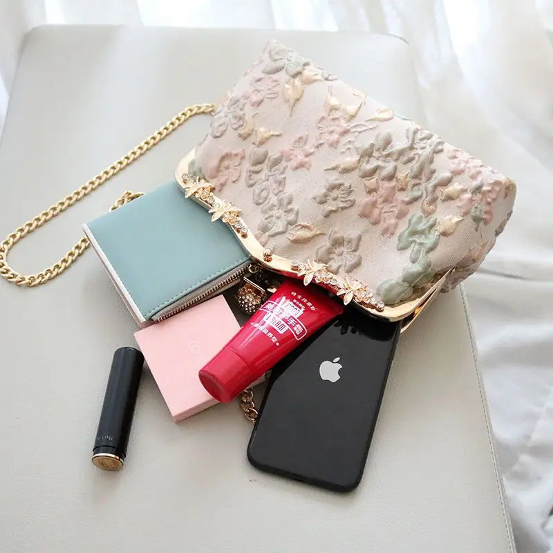 Dark Academia Floral Shell Lock Chain Crossbody