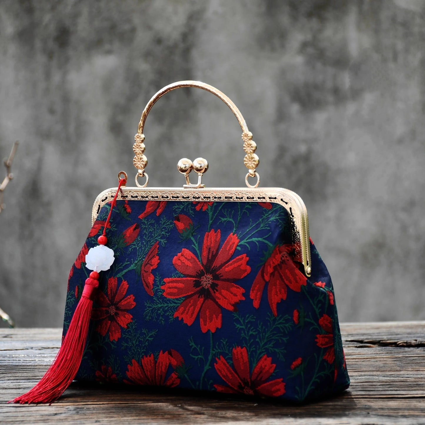 Dark Academia Vintage Shell Fringe Handle Bag