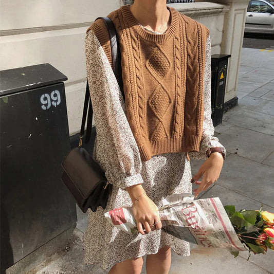 Dark Academia Lace Up Vest - Short Warm Sweater
